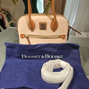NWOT Dooney & Bourke Pale Pink Satchel. 10in×9in×6in